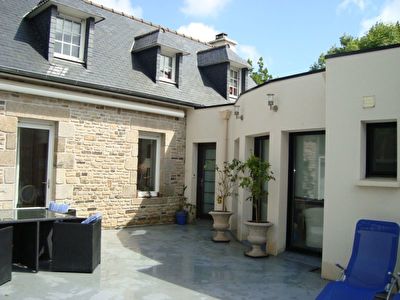 BREST , BELLE MAISON T8 SUR TERRAIN CLOS DE 750 M2