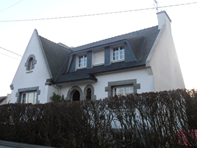 BREST,LAMBEZELLEC:TRES BELLE MAISON SUR SOUS-SOL COMPLET, 5 CHAMBRES