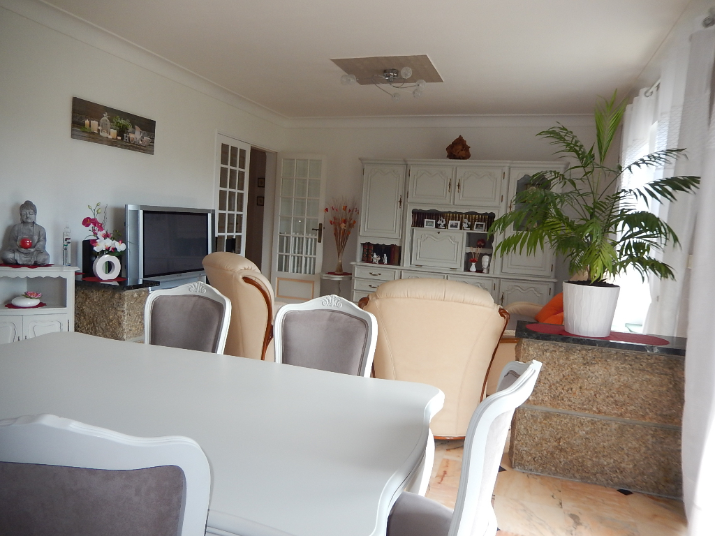 VENDS,BREST, MAISON DE 260 M2 HABITABLES,PARFAIT ETAT,10 PIECES;