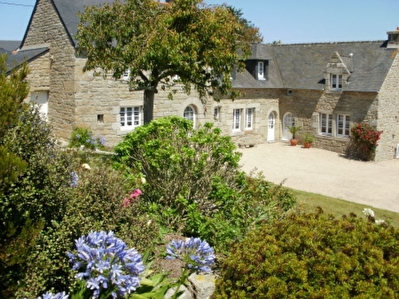 PLOUNEOUR TREZ PROPRIETE VUE MER