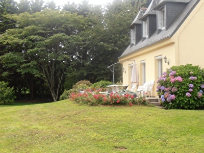 PLOUGASTEL DAOULAS, MAISON SUR SOUS-SOL SUR 2000 M2 DE TERRAIN DIVISIBLE
