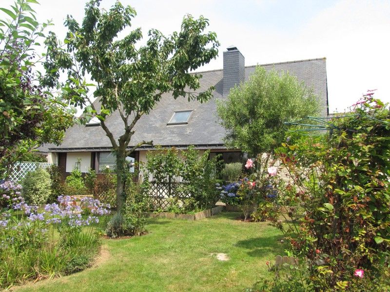 Maison Henvic 8 pi�ce(s) 140 m2