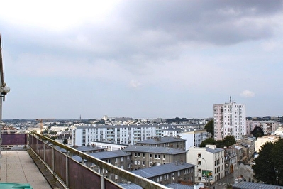 BREST - SAINT MARTIN - EXCEPTIONNEL APPARTEMENT 107M� TERRASSE 100M� ASCENSEUR PRIVATIF GARAGE & PARKING