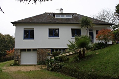 BREST - STANGALARCH - BELLE PROPRIETE SUR 3.300 M� DE TERRAIN ARBORE - COUP DE COEUR