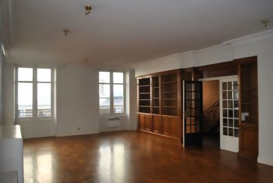 BREST - COURS D'AJOT - RARE - SUPERBE PROPRIETE 240 m� ENVIRON AVEC VOLUMES EXCEPTIONNELS