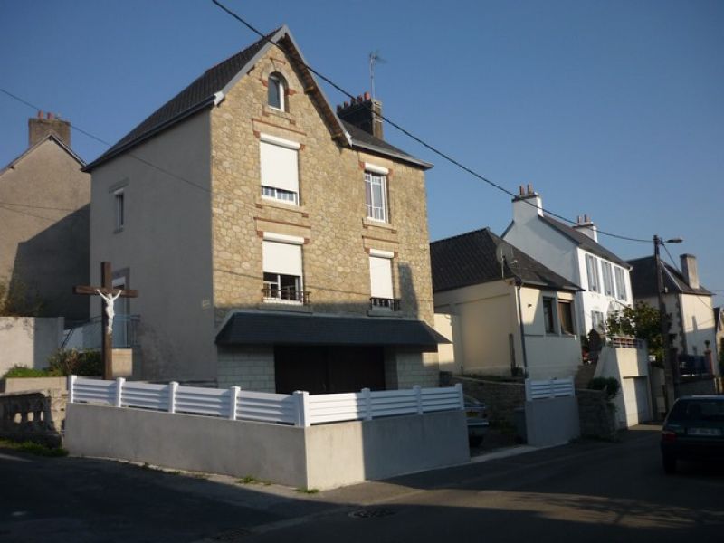 Maison Quimper proche centre ville 4 pi�ces 90 m2 cour int�rieure et sous-sol