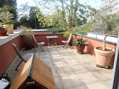 BREST,COAT-AR-GUEVEN,MAGNIFIQUE DUPLEX DE 2008 AUX PRESTATIONS HAUT-DE-GAMME ,TERRASSE + 2 GARAGES