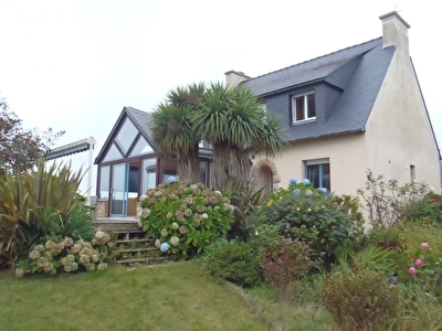 Plouzan� - Maison T7 ,sur sous-sol complet,au coeur d'un hameau,avec belle extension(v�randa),terrasse.