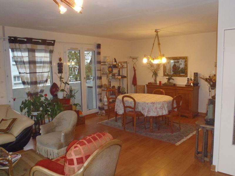 Brest .Grand appartement T5 dans r�sidence pris�e avec ascenseur (possibilit� garage 10 000�).
