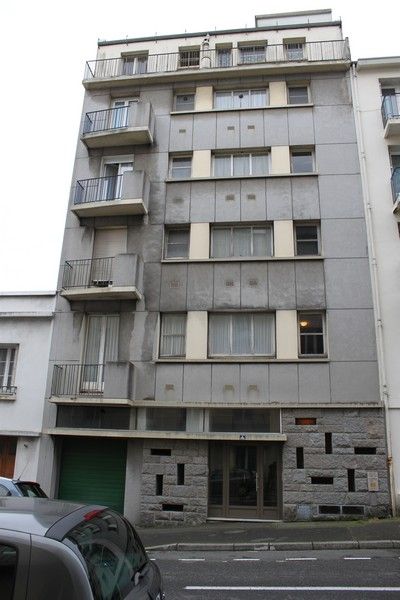 BUREAUX DE 230 M� - HOTEL DE VILLE - ACCES HANDICAPE - ASCENSEUR - GARAGE