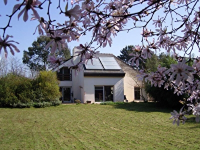 Proximit� Moulin-Blanc.Belle maison contemporaine T8 de  218 m2