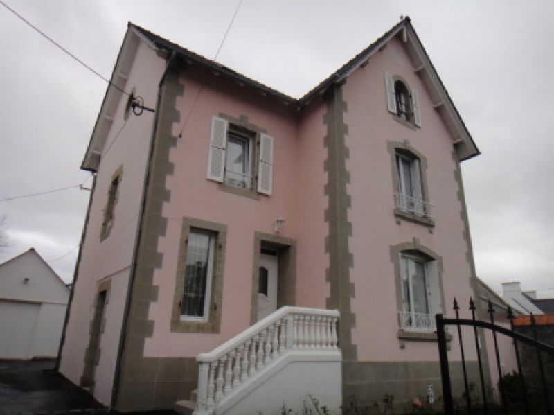 LANNILIS CENTRE VILLE-MAISON ANNEES 30-BEAUCOUP DE CHARME-PRESTATIONS DE QUALITE