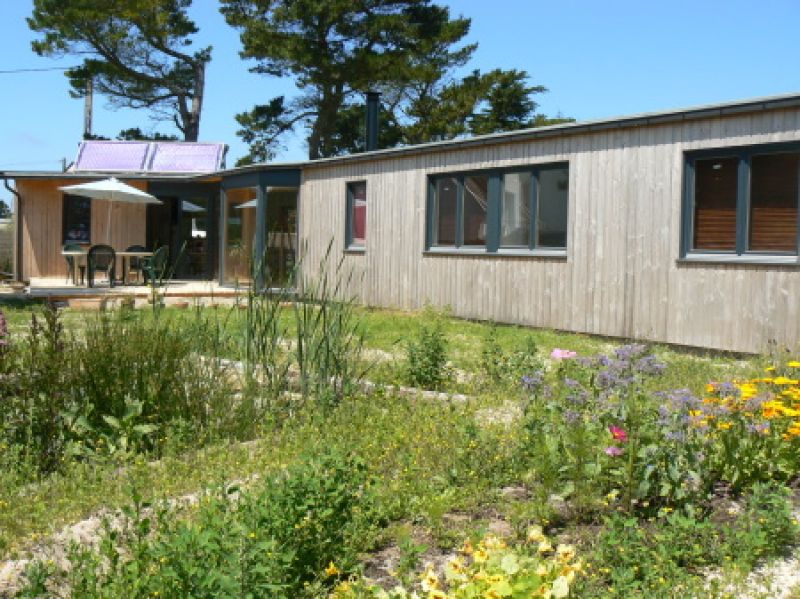 SAINT PABU - MAISON ECOLOGIQUE DE PLAIN PIED - 125 M� HABITABLES - A 200 M DE LA MER