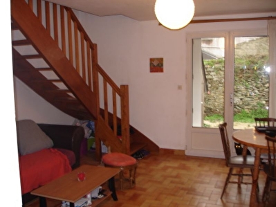 LESNEVEN CENTRE VILLE-MAISON T2 SUR 42 M� HABITABLES EN PARFAIT ETAT