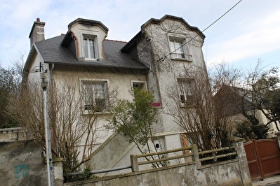 BREST - KERBONNE - EXCEPTIONNELLE MAISON DES ANNEES 30 SUR TERRAIN DE 600 M2