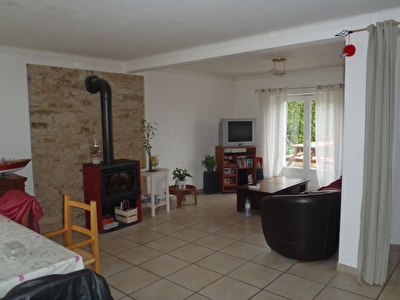 BMO A 10Mn du centre ville de Brest EST Maison T7 atypique avec d�pendances et grand garage de 50m� sur 1341m�