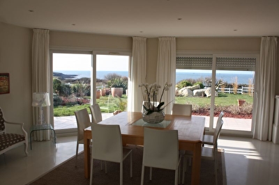 BELLE MAISON CONTEMPORAINE  LE CONQUET VUE MER 220M2