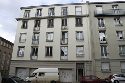 BREST - TRIANGLE D'OR - APPARTEMENT T6 A RENOVER AU 3�me ETAGE - GARAGE