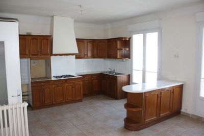 BREST - SIAM - GRAND APPARTEMENT DE 145 M2 AU DERNIER ETAGE AVEC BONNE EXPO ET BALCONS