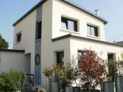 LANNILIS CENTRE VILLE-CONTEMPORAINE RECENTE DE CONCEPTION TRES ACTUELLE-SUR JARDIN CLOS PAYSAGER
