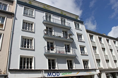 BREST - TRIANGLE D'OR - APPARTEMENT A RENOVER DE 135 M2 AU 1ER ETAGE - EXPOSITION SUD