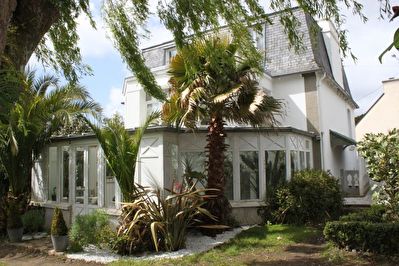 BREST - VILLA DE CHARME ENTRE LE RODY ET LE MOULIN BLANC AVEC VUE MER - TERRAIN CLOS DE 650 M2