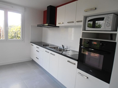 MAISON BREST LAMBEZELLEC PROCHE DES COMMERCES ET ECOLES 4 CHAMBRES