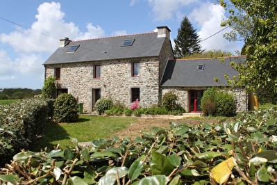 A 5 MN DE BREST - MAISON DE CARACTERE DE 180 M2 ENTRE PLOUGASTEL ET LOPERHET "COTE RADAR DE BRETAGNE"