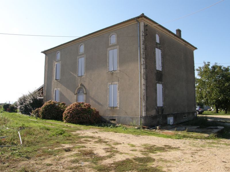  Maison St Etienne De Fougeres 7 pi�ce(s) 178 m2