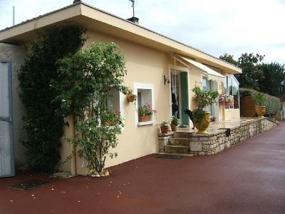  Maison Villeneuve Sur Lot - 6 pi�ce(s) - 140 m2