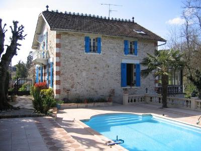 Maison Villeneuve Sur Lot - 5 pi�ce(s) - 120 m2
