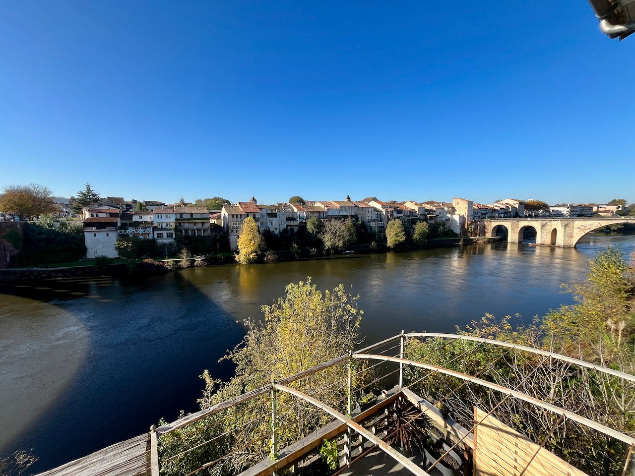  Appartement Villeneuve Sur Lot 5 pi�ce(s) 127 m2