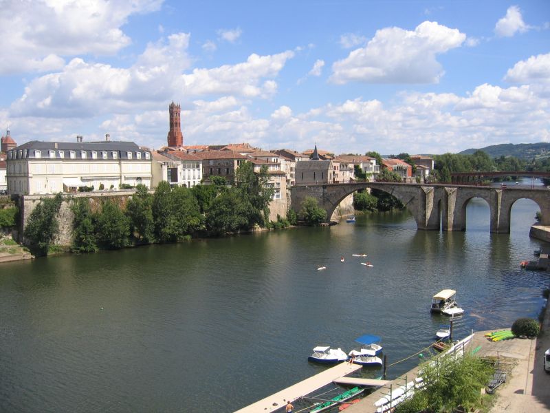  Magnique Appartement bord du lot 105 m�.