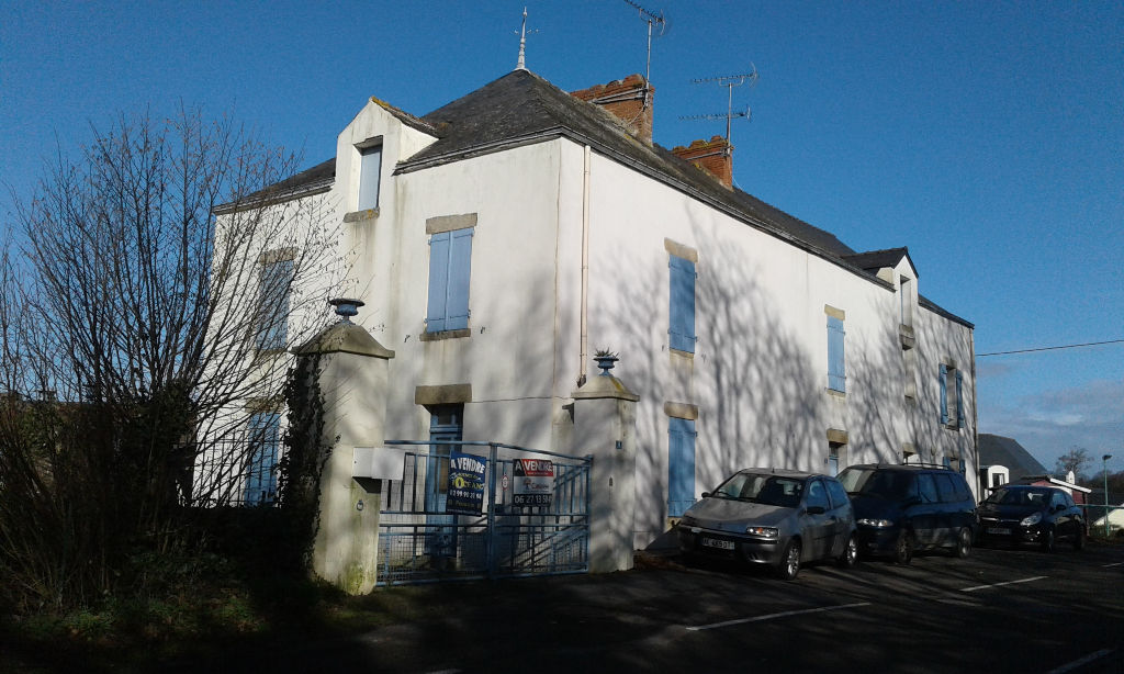 Maison en pierres située à 2 pas du centre-bourg de Nivillac, 56130, idéal investisseurs Maison en pierres située à 2 pas du centre-bourg de Nivillac, 56130, idéal investisseurs