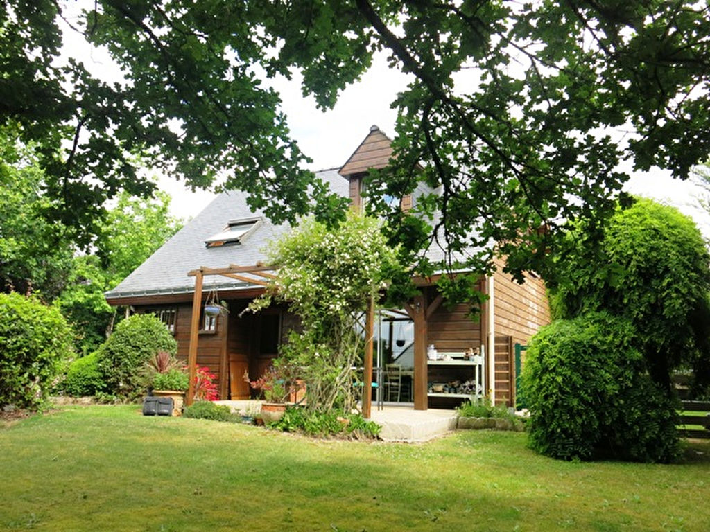 Entre HERBIGNAC et LA CHAPELLE DES MARAIS Maison en bois à vendre 5 pièces sur un terrain de 1332 m² Entre HERBIGNAC et LA CHAPELLE DES MARAIS Maison en bois à vendre 5 pièces sur un terrain de 1332 m²