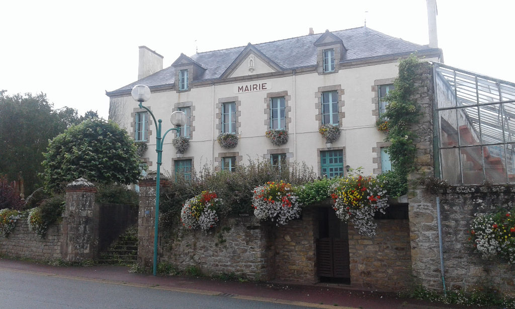 NIVILLAC-BOURG, IMMEUBLE DE 1870 A REHABILITER, FORT POTENTIEL LOCATIF NIVILLAC-BOURG, IMMEUBLE DE 1870 A REHABILITER, FORT POTENTIEL LOCATIF