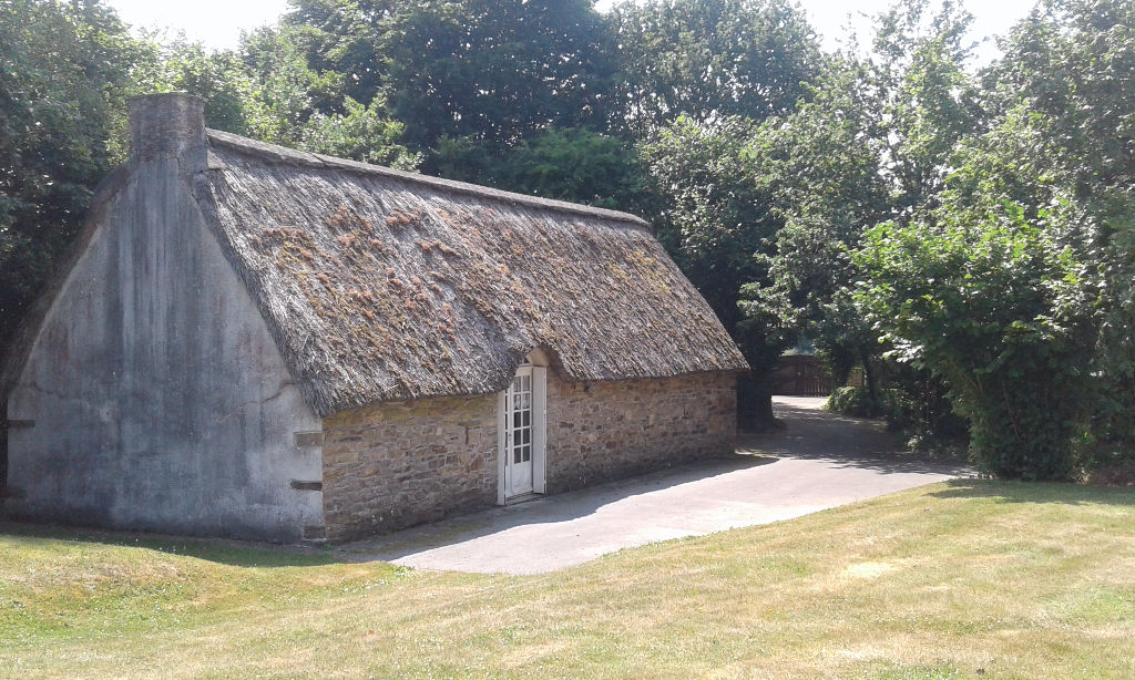 NIVILLAC, 2 KMS DU BOURG, CHAUMIERE AVEC BEAUCOUP DE CHARME SUR ENVIRON 2600 M² DE TERRAIN, BRETAGNE SUD, 20 KMS PLAGES PENESTIN, NIVILLAC, 2 KMS DU BOURG, CHAUMIERE AVEC BEAUCOUP DE CHARME SUR ENVIRON 2600 M² DE TERRAIN, BRETAGNE SUD, 20 KMS PLAGES PENESTIN,