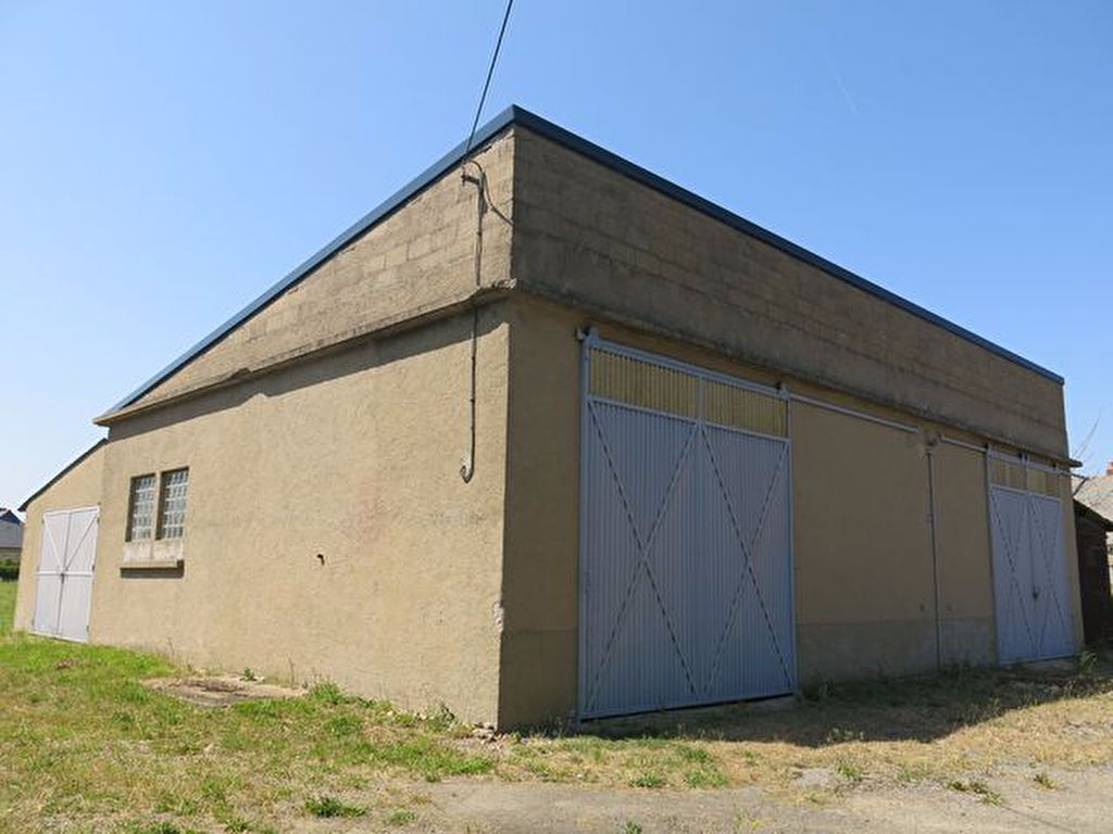 A VENDRE entrepôt garage près du centre bourg de FEREL 56130 , Idéal pour artisan, collectionneur ou pour du stockage A VENDRE entrepôt garage près du centre bourg de FEREL 56130 , Idéal pour artisan, collectionneur ou pour du stockage