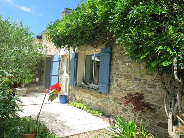 Belle longère rénovée en 2003 sur FEREL en BRETAGNE SUD Belle longère rénovée en 2003 sur FEREL en BRETAGNE SUD