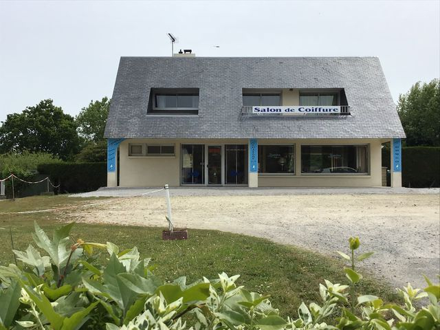 Maison proche commerce de Penestin (56760) sur 3 niveaux avec 2 logements et un local commercial sur un terrain de 1260 m² Morbihan Sud Maison proche commerce de Penestin (56760) sur 3 niveaux avec 2 logements et un local commercial sur un terrain de 1260 m² Morbihan Sud