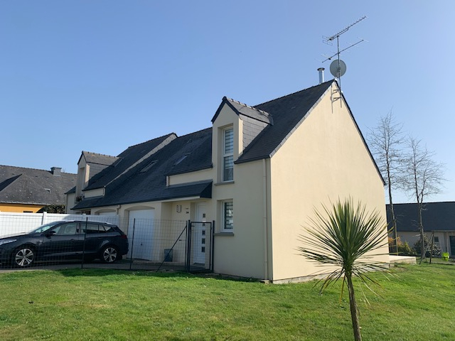 NIVILLAC, PROCHE BOURG, MAISON 3 CHAMBRES AVEC GARAGE, PROCHE AXE NANTES VANNES, 20 KMS PLAGES, BRETAGNE SUD NIVILLAC, PROCHE BOURG, MAISON 3 CHAMBRES AVEC GARAGE, PROCHE AXE NANTES VANNES, 20 KMS PLAGES, BRETAGNE SUD