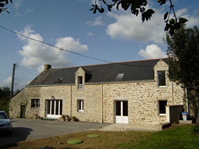 LONGERE A VENDRE AU GUERNO