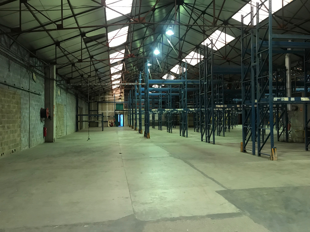 Entrep�t - local industriel Champforgeuil