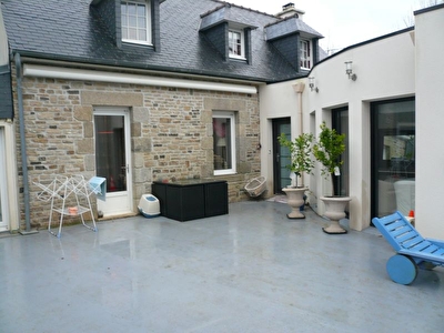 Maison  8 pi�ce(s) 150 m2