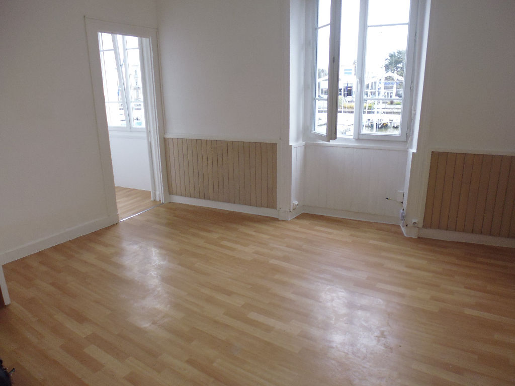A LOUER APPARTEMENT T2 1 CHAMBRE VUE SUR LA VILAINE REDON 35600 ILLE ET VILAINE BRETAGNE A LOUER APPARTEMENT T2 1 CHAMBRE VUE SUR LA VILAINE REDON 35600 ILLE ET VILAINE BRETAGNE