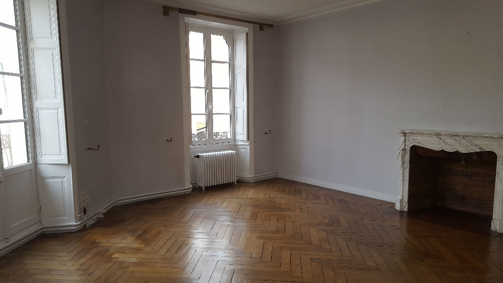 A LOUER APPARTEMENT T4 REDON CENTRE 35 ILLE ET VILAINE BRETAGNE A LOUER APPARTEMENT T4 REDON CENTRE 35 ILLE ET VILAINE BRETAGNE