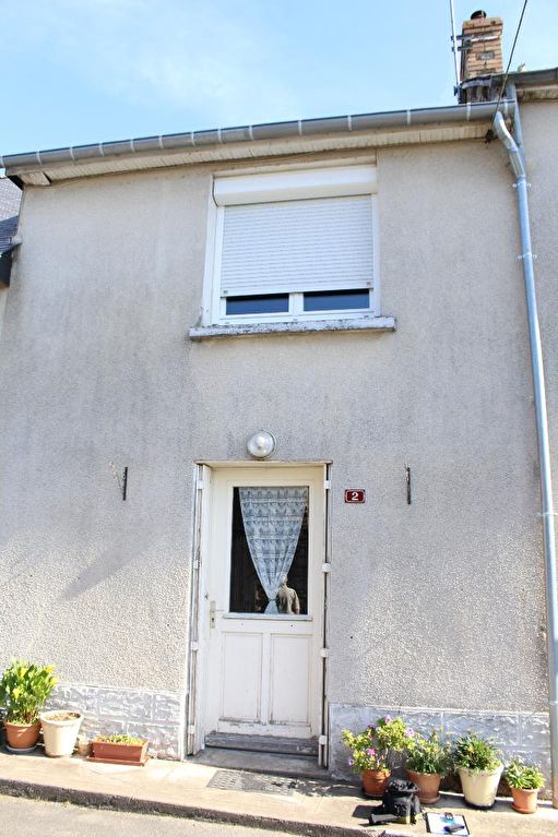 A VENDRE MAISON DE BOURG A QUELNEUC A VENDRE MAISON DE BOURG A QUELNEUC