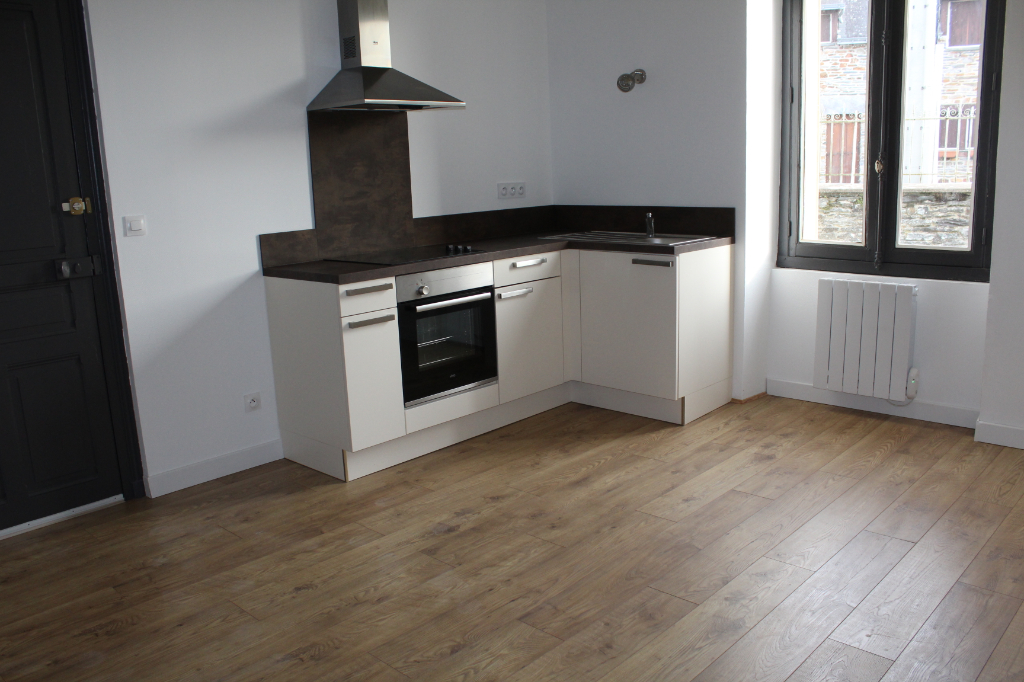 A LOUER APPARTEMENT T2 LA GACILLY 56200 MORBIHAN BRETAGNE A LOUER APPARTEMENT T2 LA GACILLY 56200 MORBIHAN BRETAGNE