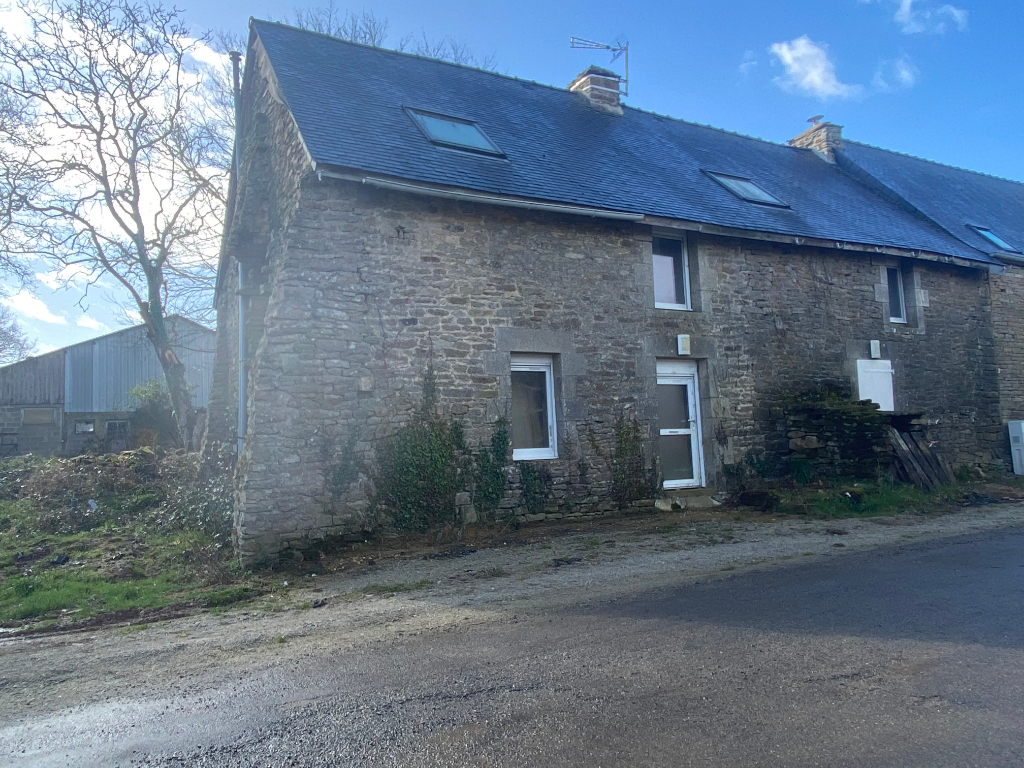 Maison à finir de rénover à Guégon ! Maison à finir de rénover à Guégon !