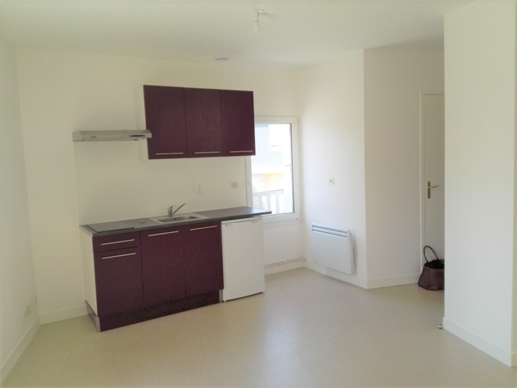 A LOUER STUDIO RENOVEE ST MALO DES TROIS FONTAINES 56490 MORBIHAN A LOUER STUDIO RENOVEE ST MALO DES TROIS FONTAINES 56490 MORBIHAN